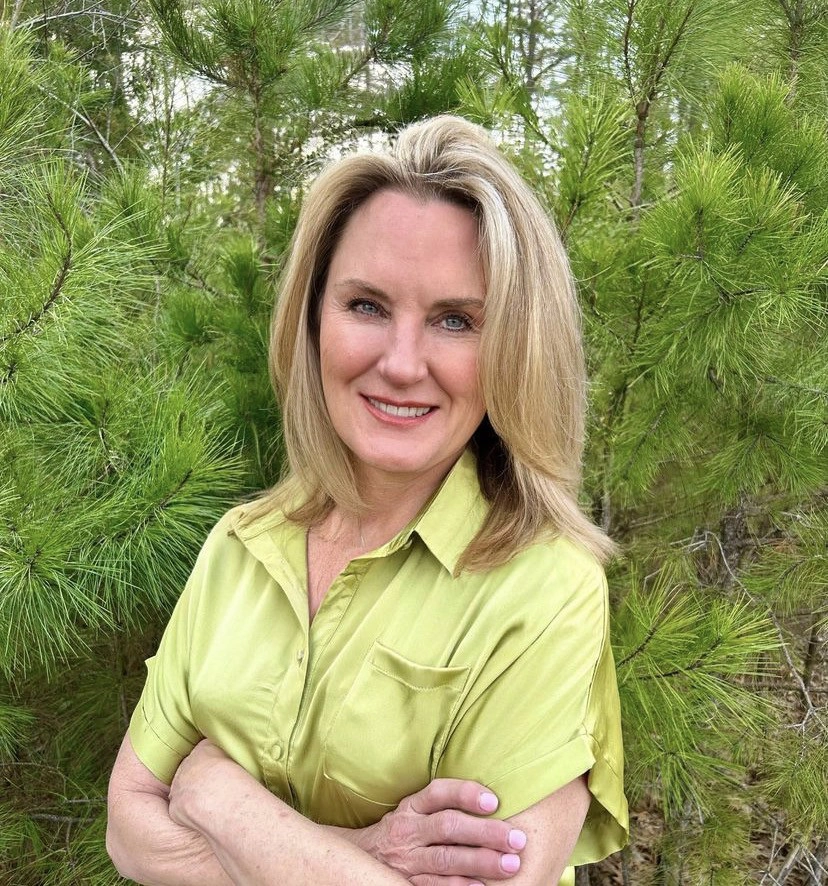 linda brasher headshot